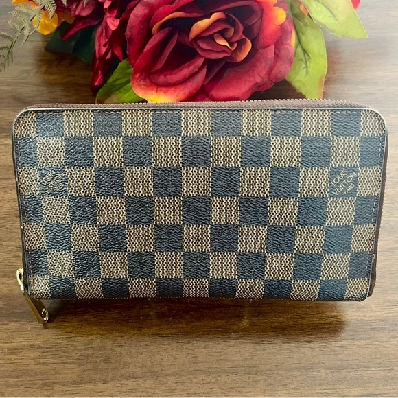 Authentic Louis Vuitton Damier Ebene Organizer Wallet - EUC - Picture 1 of 11